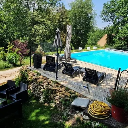 Le Nieudegat: Country Retreat With Pool Near Sarlat Bed & Breakfast