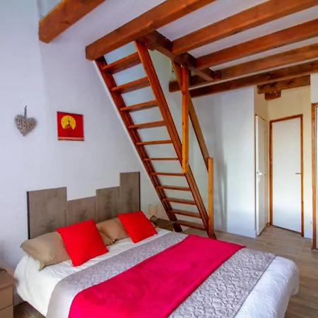Couette-café gîte le nieudegat chambre d'hôte , kitchenette , climatisation et borne électrique 3*