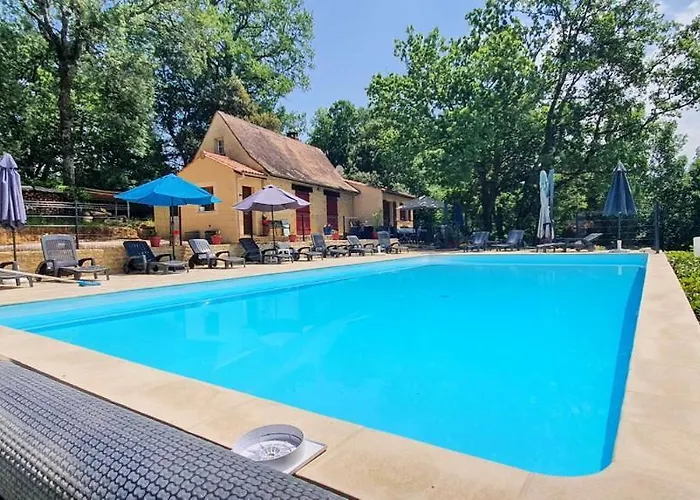 Le Nieudegat Et Table D'hote Piscine Climatisation Proche De Sarlat Au Coeur De La Nature Bed & Breakfast