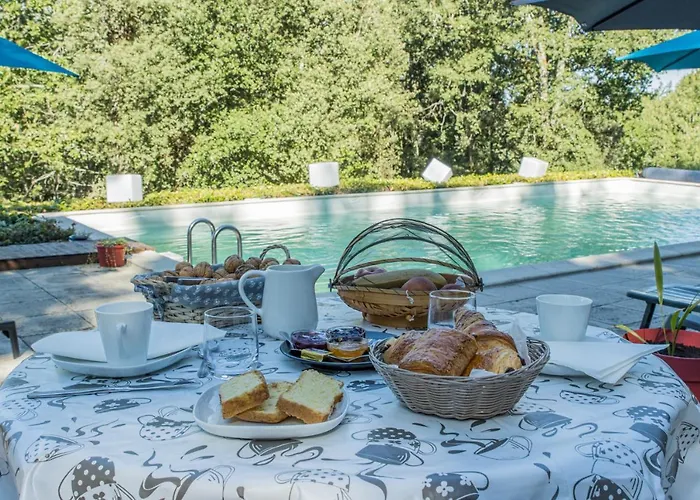 Le Nieudegat Et Table D'hote Piscine Climatisation Proche De Sarlat Au Coeur De La Nature Bed & Breakfast 3*