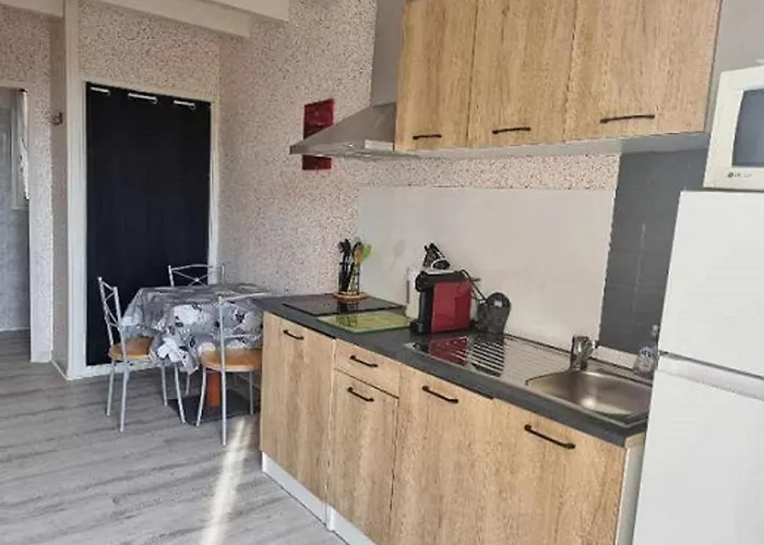 Le Nieudegat Et Table D'hote Piscine Climatisation Proche De Sarlat Au Coeur De La Nature Bed & Breakfast Simeyrols