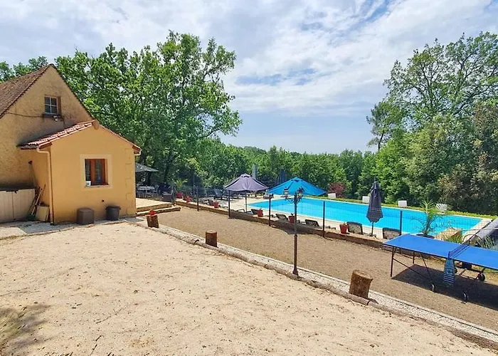 Le Nieudegat Et Table D'hote Piscine Climatisation Proche De Sarlat Au Coeur De La Nature Bed & Breakfast 3*